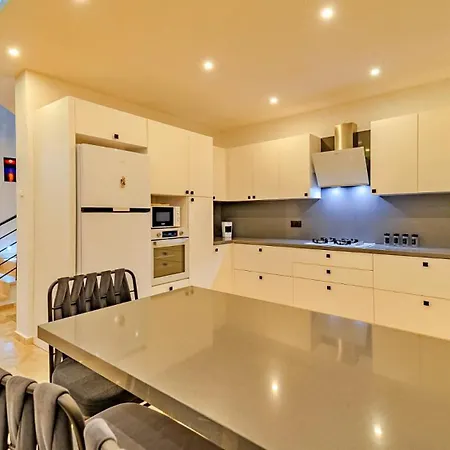 Akbel 3 Bedroom - 5921 ヴィラ カルカン